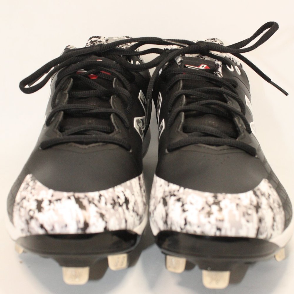 New Balance Men's Size 11.5 Low Metal Cleats